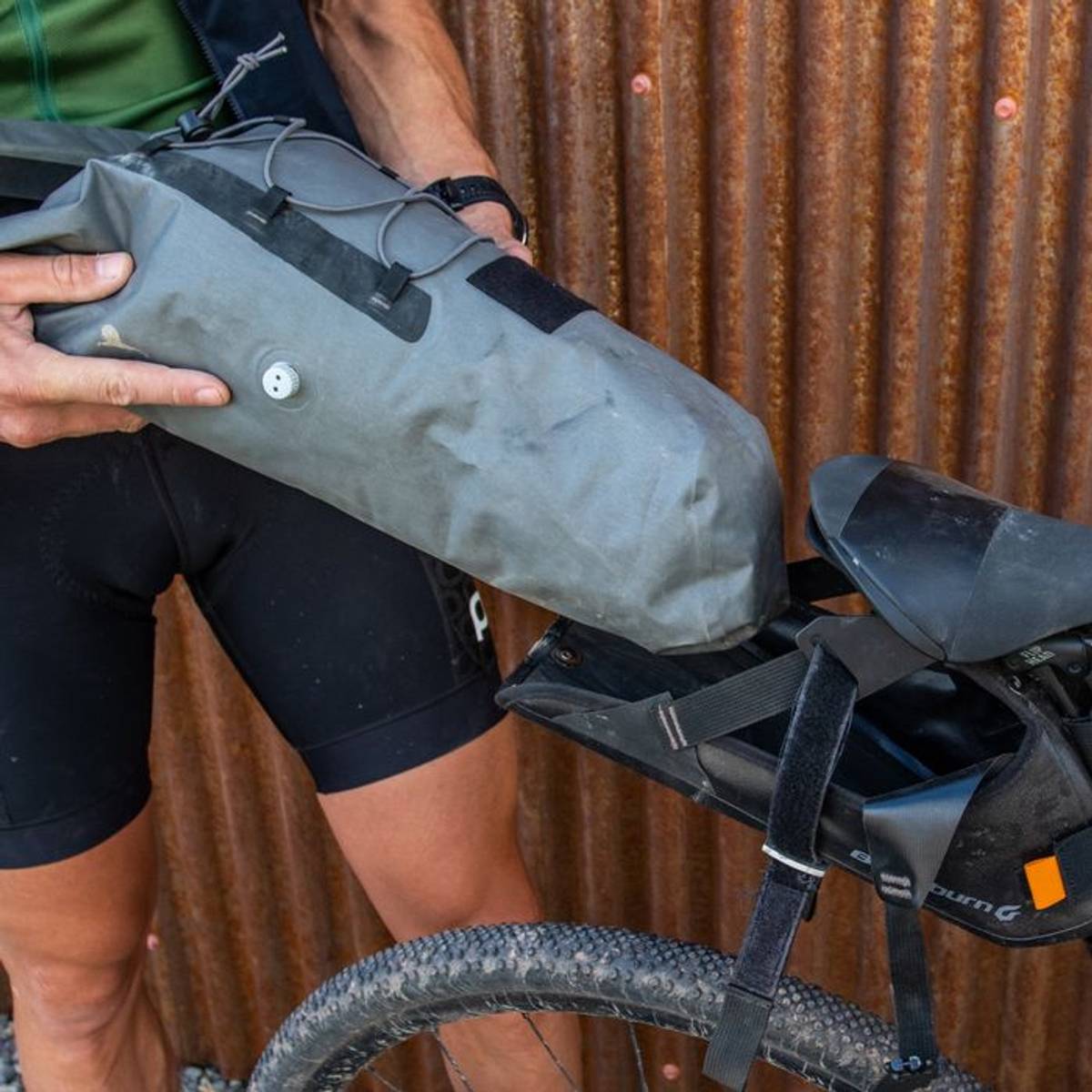 Blackburn Outpost Elite Universal Seteveske